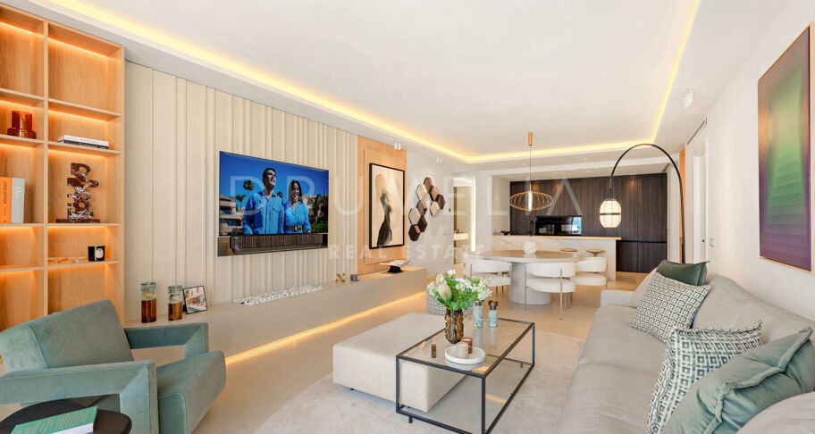 Penthouse aan het strand in Bahía del Velerín met zeezicht, dakterras en luxe afwerking.