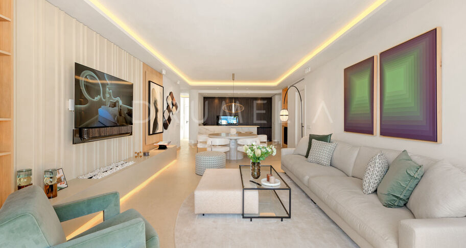 Penthouse aan het strand in Bahía del Velerín met zeezicht, dakterras en luxe afwerking.