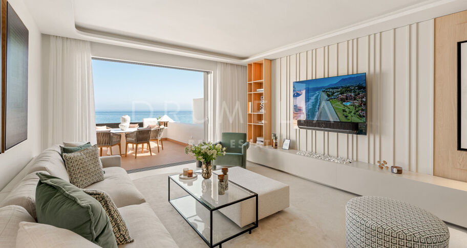 Penthouse aan het strand in Bahía del Velerín met zeezicht, dakterras en luxe afwerking.