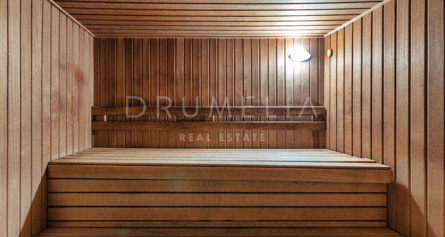 Luksusowy Dwupoziomowy Apartament z Widokiem na Morze w Aloha Hill Club, w Sercu Nueva Andalucía