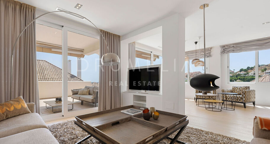 Luksusowy Dwupoziomowy Apartament z Widokiem na Morze w Aloha Hill Club, w Sercu Nueva Andalucía