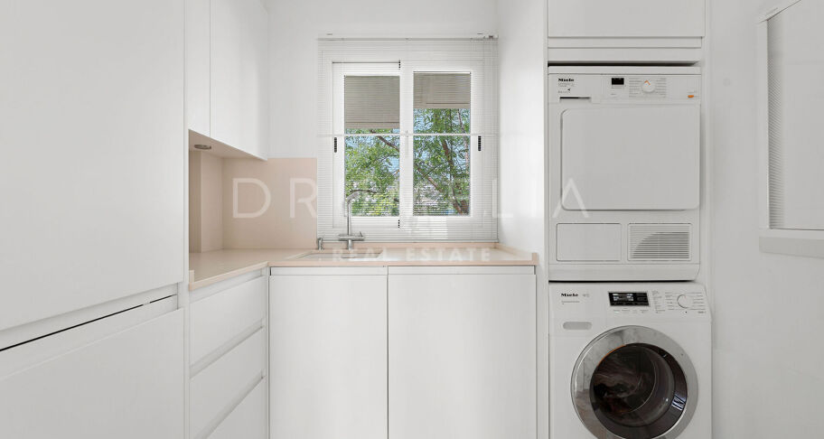 Luksusowy Dwupoziomowy Apartament z Widokiem na Morze w Aloha Hill Club, w Sercu Nueva Andalucía