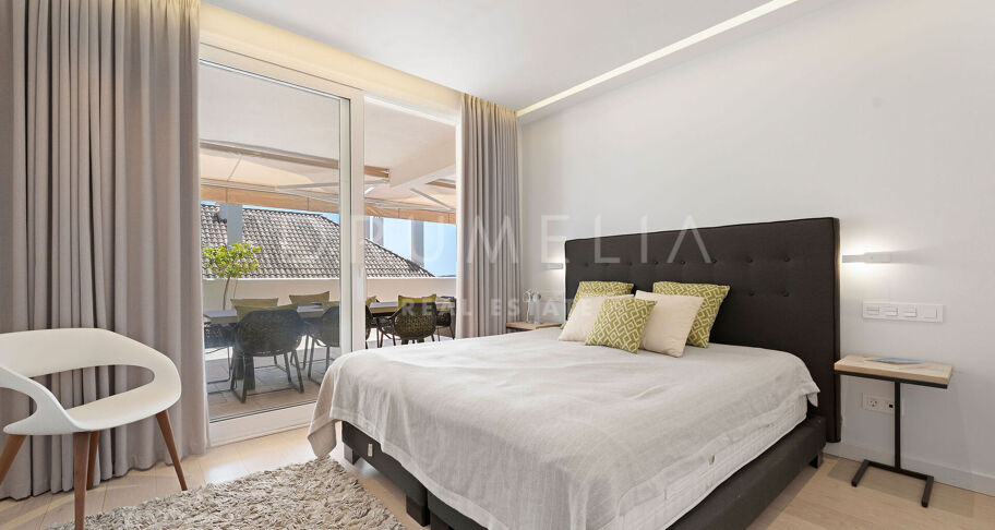 Luksusowy Dwupoziomowy Apartament z Widokiem na Morze w Aloha Hill Club, w Sercu Nueva Andalucía