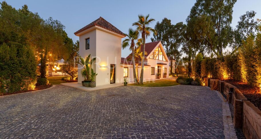 Private Contemporary Oasis in Puerto Banús