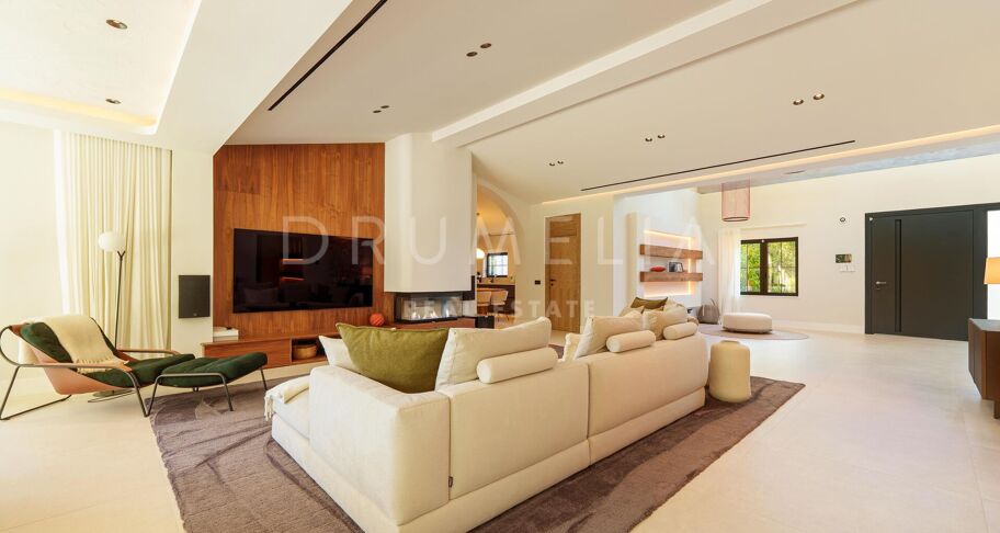 Private Contemporary Oasis in Puerto Banús