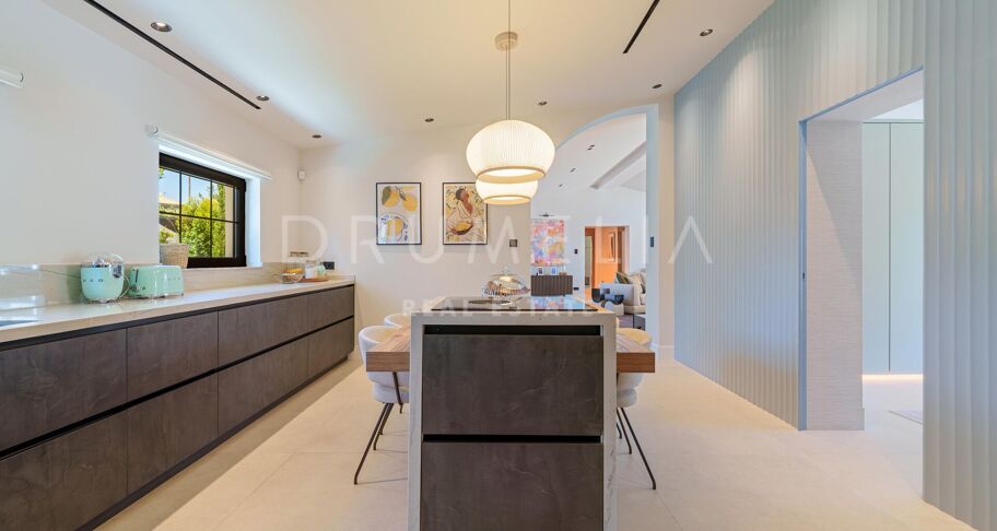 Private Contemporary Oasis in Puerto Banús