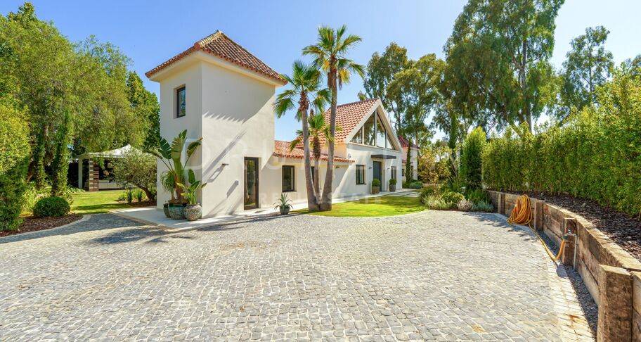Private Contemporary Oasis in Puerto Banús