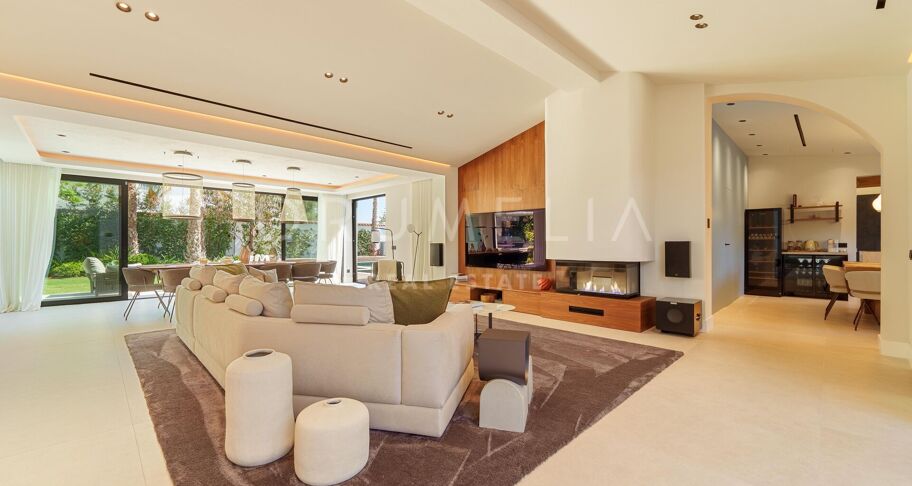 Private Contemporary Oasis in Puerto Banús