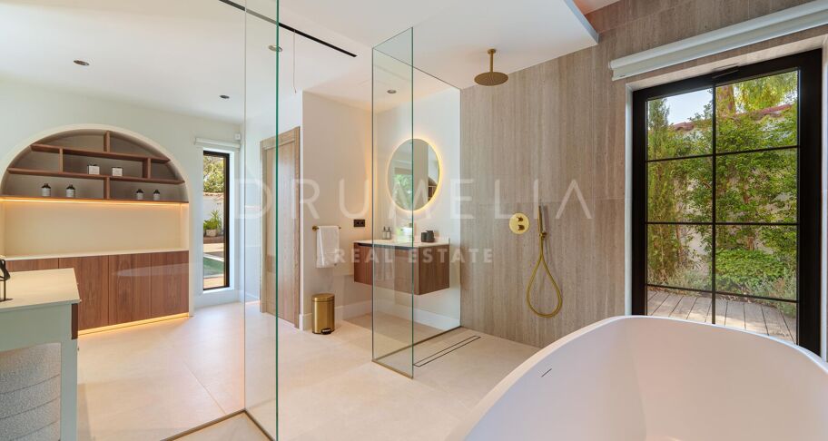 Private Contemporary Oasis in Puerto Banús