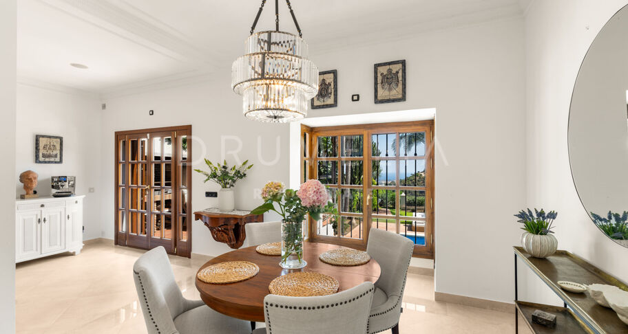 Andalusian Charm with Panoramic Horizons in El Madroñal, Benahavís