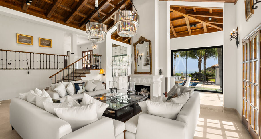 Andalusian Charm with Panoramic Horizons in El Madroñal, Benahavís