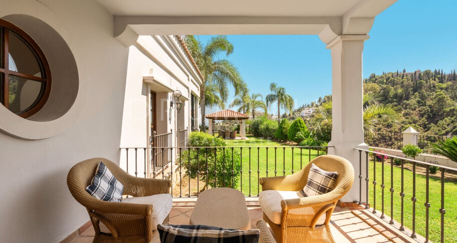 Andalusian Charm with Panoramic Horizons in El Madroñal, Benahavís