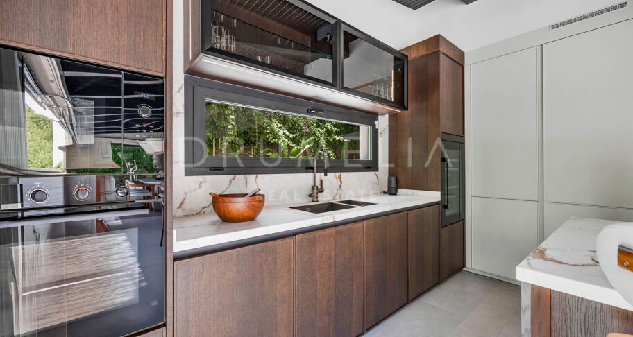 Luxury Renovated Villa with Andalusian Charm Just Minutes from Puerto Banús