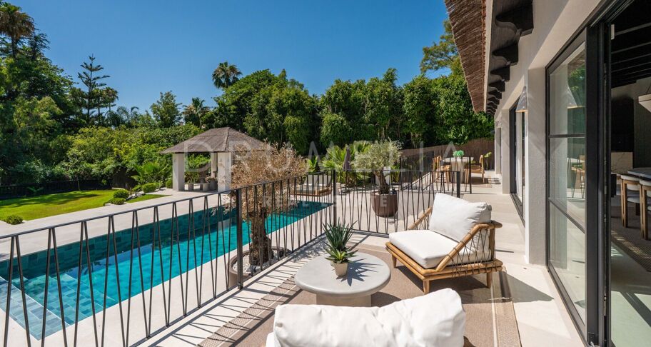 Luxury Renovated Villa with Andalusian Charm Just Minutes from Puerto Banús