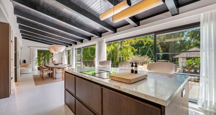 Luxury Renovated Villa with Andalusian Charm Just Minutes from Puerto Banús