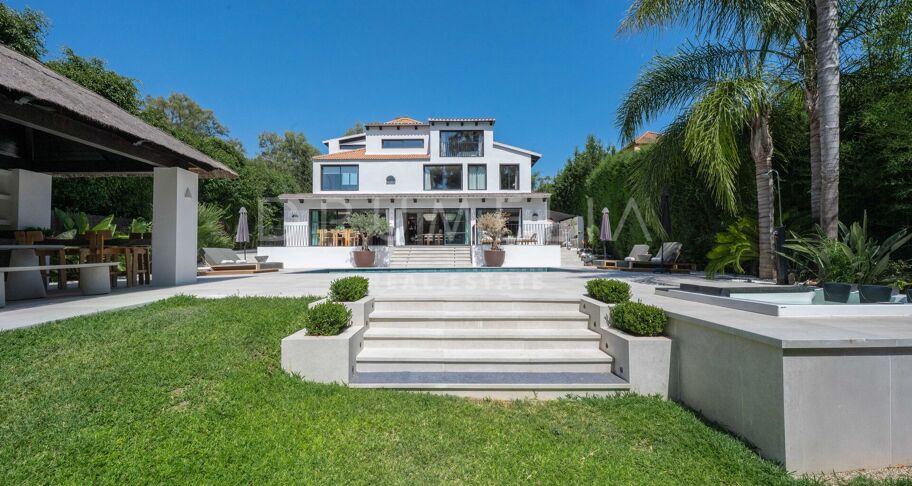 Luxury Renovated Villa with Andalusian Charm Just Minutes from Puerto Banús