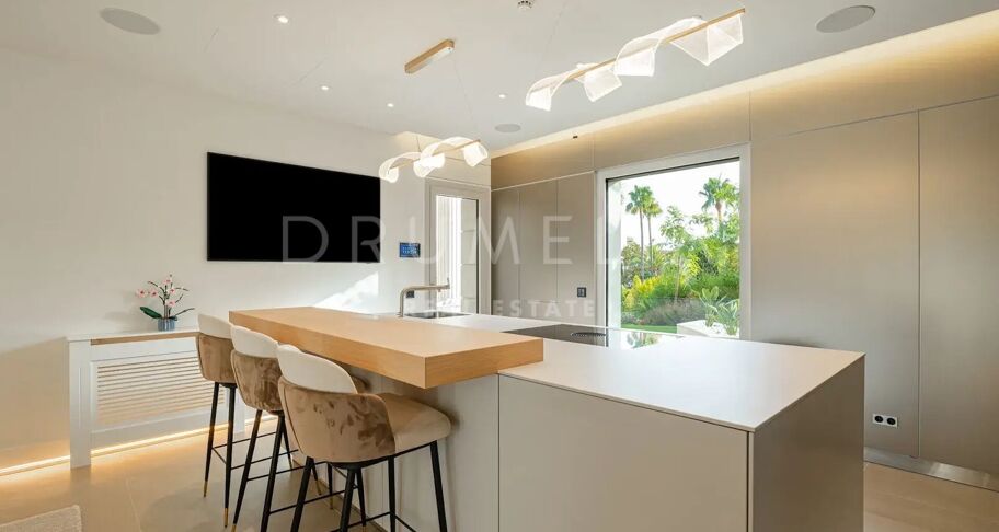 Hedendaagse Palaciale Villa met Panoramisch Uitzicht in Sierra Blanca, Marbella