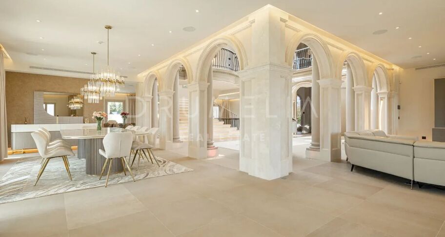 Hedendaagse Palaciale Villa met Panoramisch Uitzicht in Sierra Blanca, Marbella