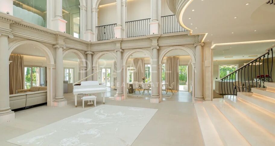 Hedendaagse Palaciale Villa met Panoramisch Uitzicht in Sierra Blanca, Marbella