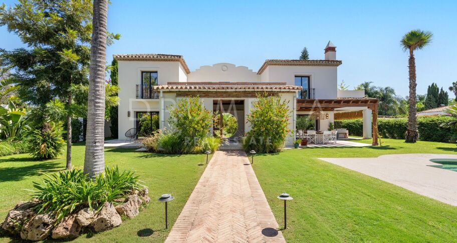 Villa rénovée en bord de mer à Casasola