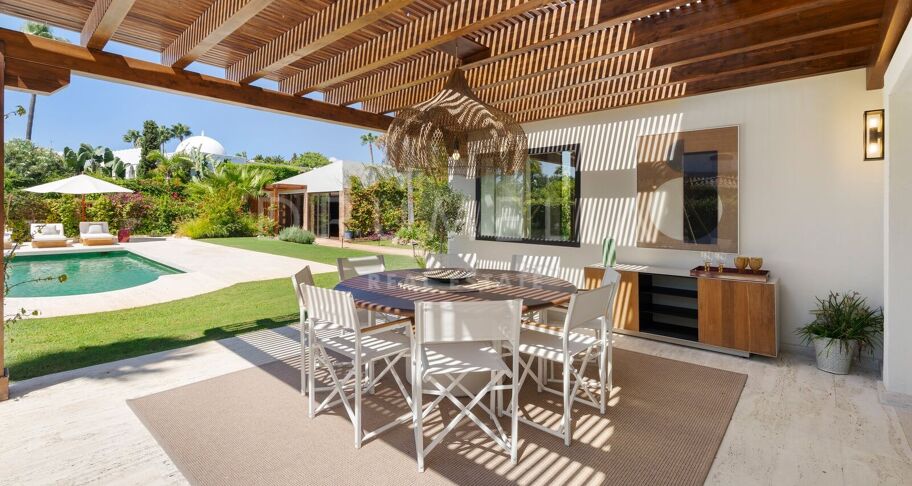 Villa rénovée en bord de mer à Casasola