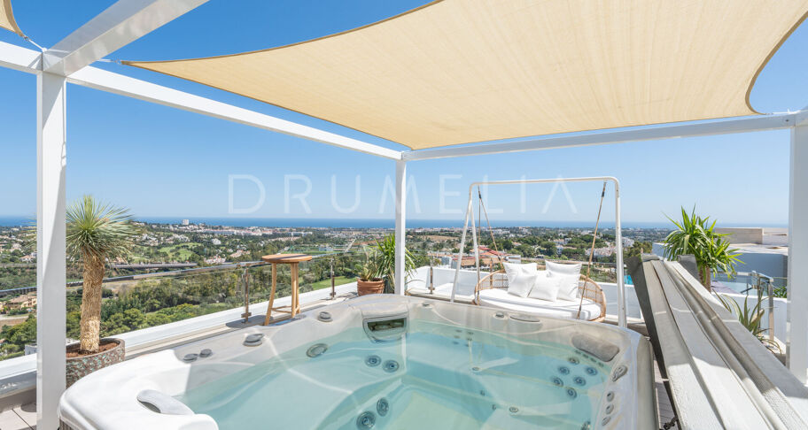 Casa Cielo - Magnificent modern villa with panoramic sea, mountain and golf views in El Herrojo, Benahavís