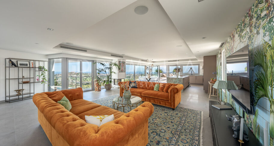 Casa Cielo - Magnificent modern villa with panoramic sea, mountain and golf views in El Herrojo, Benahavís
