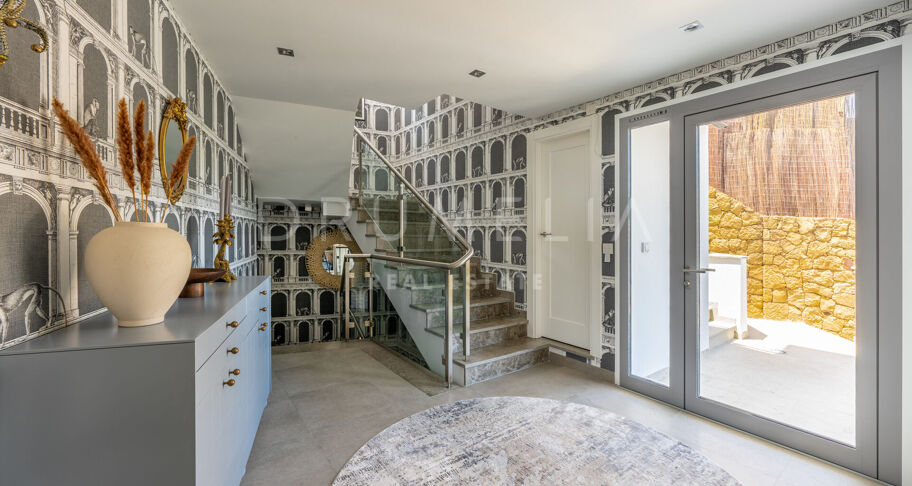 Casa Cielo - Magnificent modern villa with panoramic sea, mountain and golf views in El Herrojo, Benahavís