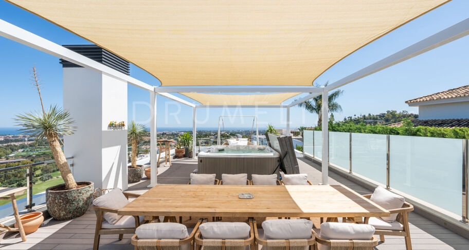 Casa Cielo - Magnificent modern villa with panoramic sea, mountain and golf views in El Herrojo, Benahavís