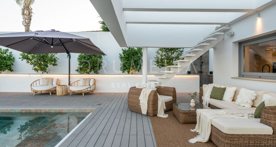 Casa Cielo - Magnificent modern villa with panoramic sea, mountain and golf views in El Herrojo, Benahavís