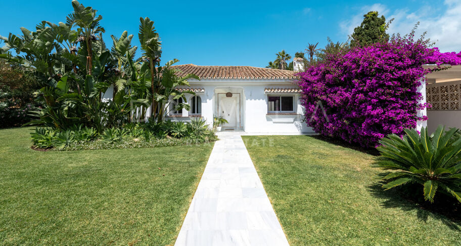 Villa Caribe - Charming and cozy luxury villa close to Mediterranean Sea in Marbesa, Marbella East