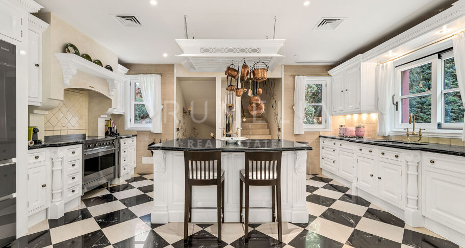 Spektakuläre Luxus-Grand-Villa mit Panorama und Wow-Faktor, Sierra Blanca, Marbella Golden Mile