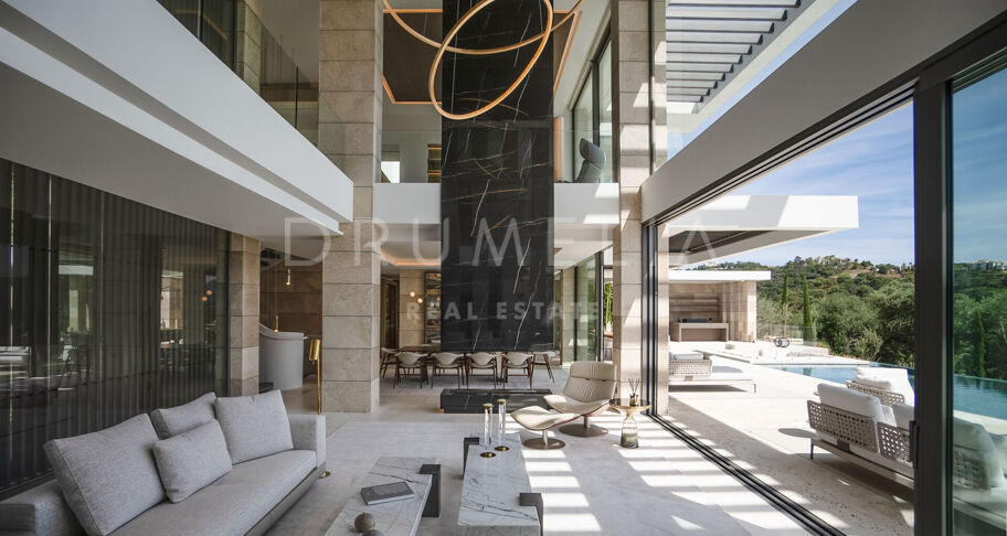 Luxe eigentijds villaproject met panoramisch uitzicht op zee en de bergen in La Zagaleta, Benahavis