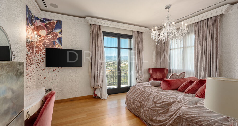 Palace Blanc – landhuis met panoramisch zeezicht in Hacienda Las Chapas, Marbella East
