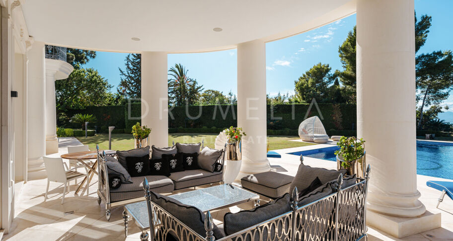 Palace Blanc – landhuis met panoramisch zeezicht in Hacienda Las Chapas, Marbella East