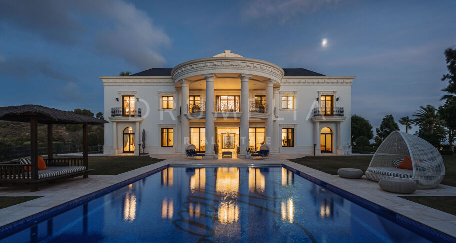 Palace Blanc – landhuis met panoramisch zeezicht in Hacienda Las Chapas, Marbella East
