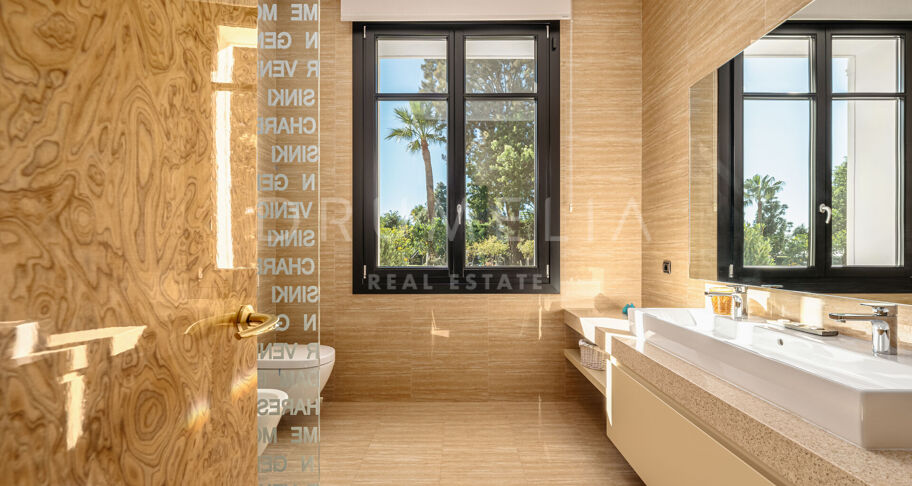 Palace Blanc – landhuis met panoramisch zeezicht in Hacienda Las Chapas, Marbella East