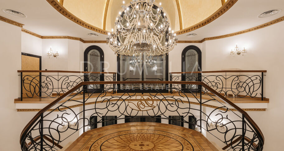 Palace Blanc – landhuis met panoramisch zeezicht in Hacienda Las Chapas, Marbella East