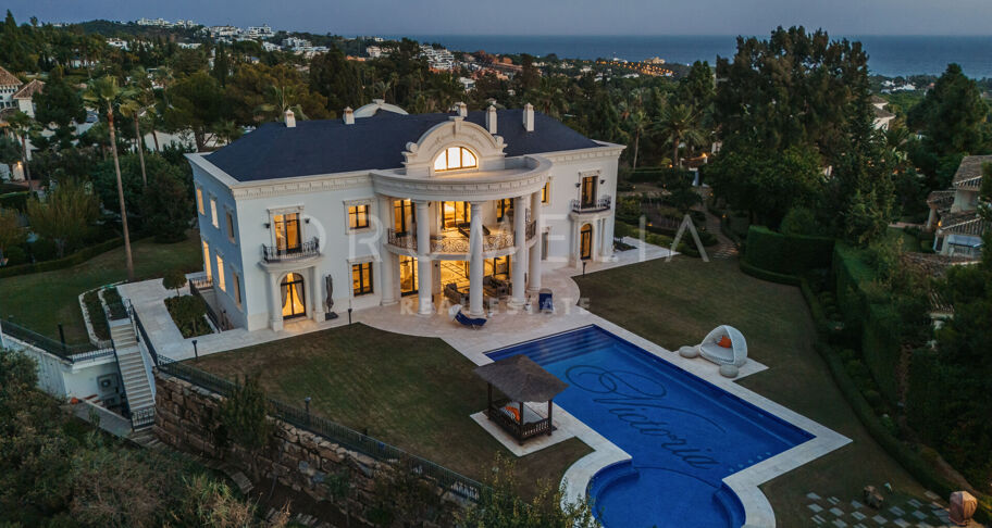 Palace Blanc – landhuis met panoramisch zeezicht in Hacienda Las Chapas, Marbella East