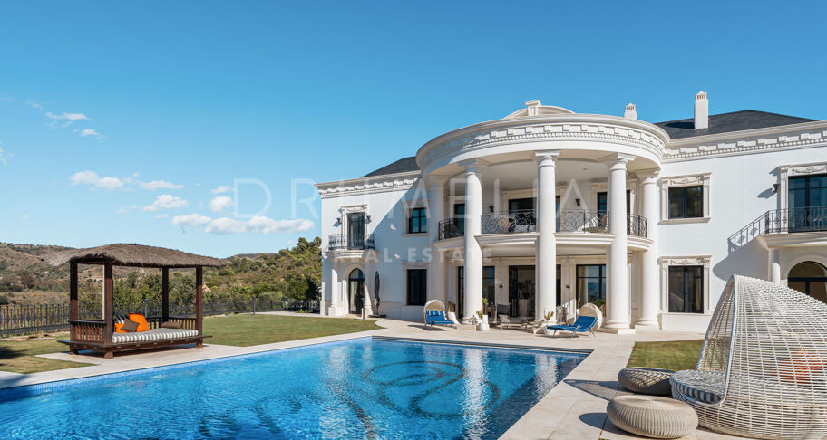 Palace Blanc – landhuis met panoramisch zeezicht in Hacienda Las Chapas, Marbella East