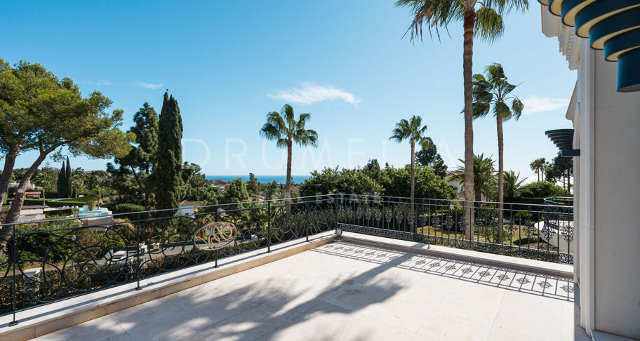 Palace Blanc – landhuis met panoramisch zeezicht in Hacienda Las Chapas, Marbella East
