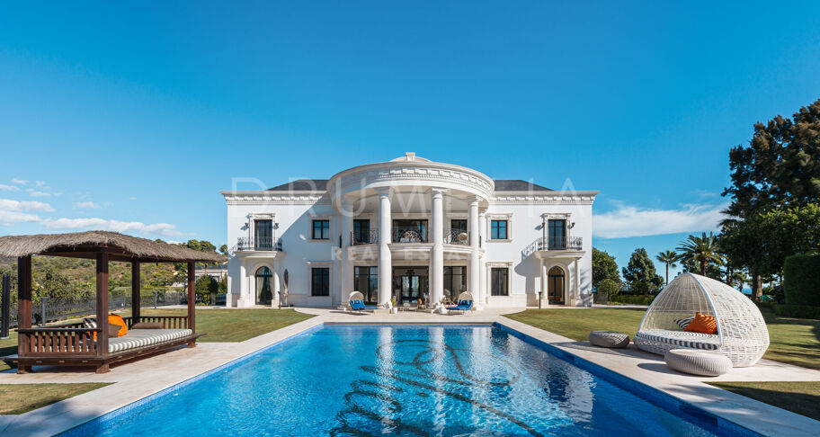 Palace Blanc – landhuis met panoramisch zeezicht in Hacienda Las Chapas, Marbella East