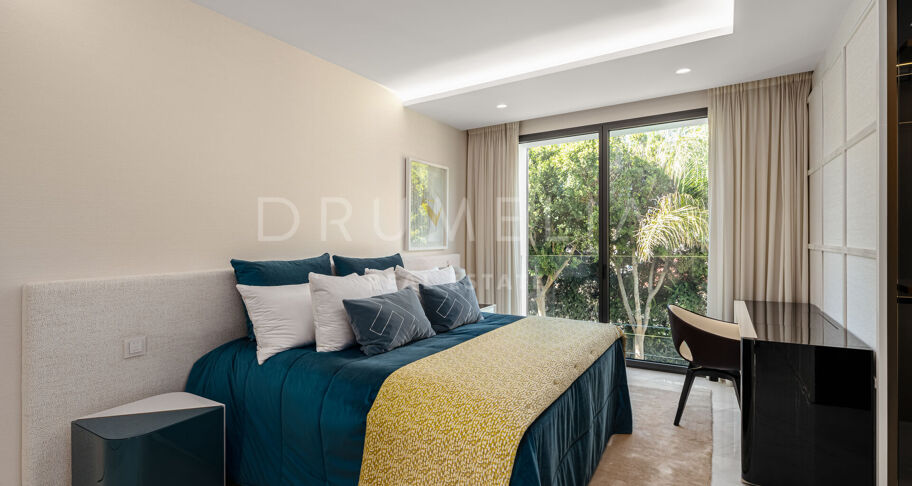 EMARE JADE -Brand new luxury seafront penthouse with stunning open sea views in Emare Beach Estepona