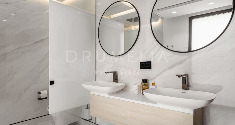 EMARE JADE -Brand new luxury seafront penthouse with stunning open sea views in Emare Beach Estepona