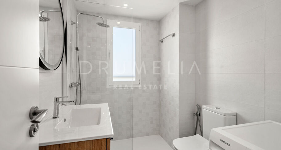 Modern luxury beachside penthouse with panoramic view in Las Salinas, New Golden Mile of Estepona