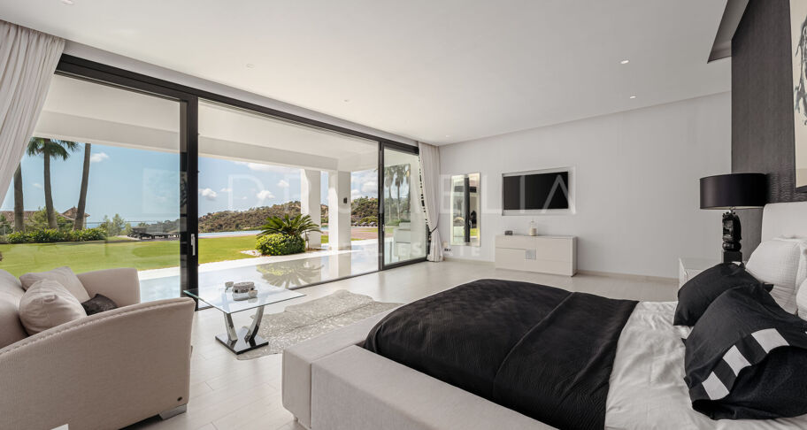 Villa Shiro: Truly Breath-taking Modern Mansion with Wow-Factor in High-End La Zagaleta, Benahavis