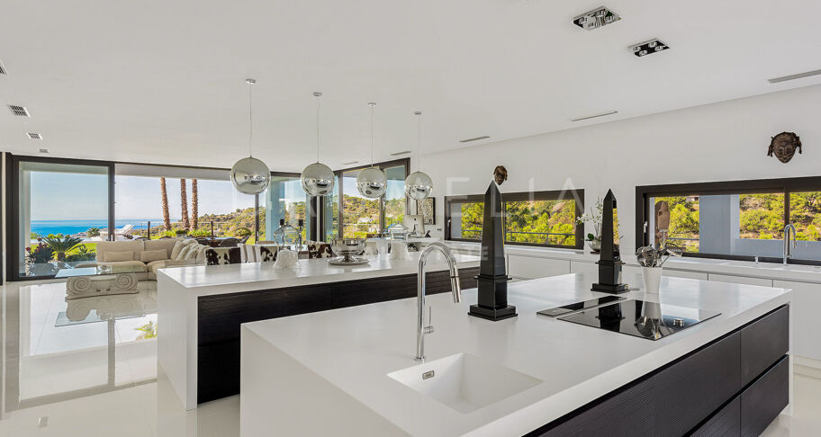 Villa Shiro: Truly Breath-taking Modern Mansion with Wow-Factor in High-End La Zagaleta, Benahavis