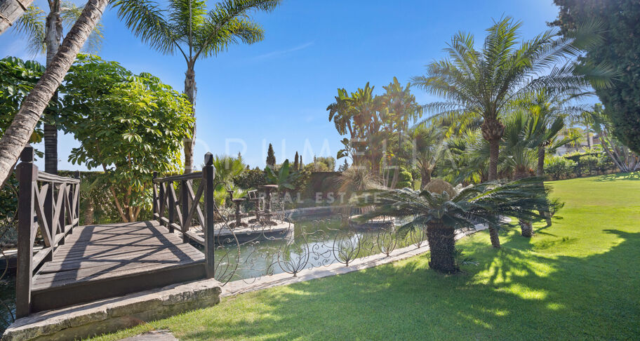 Luxury Mediterranean-style villa with sea views in high-end Sierra Blanca, Marbella Golden Mile
