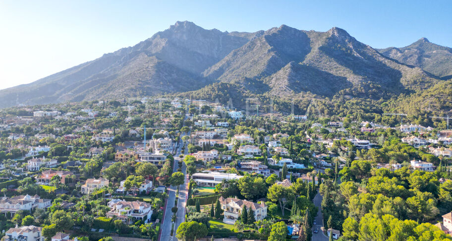 Luxury Mediterranean-style villa with sea views in high-end Sierra Blanca, Marbella Golden Mile