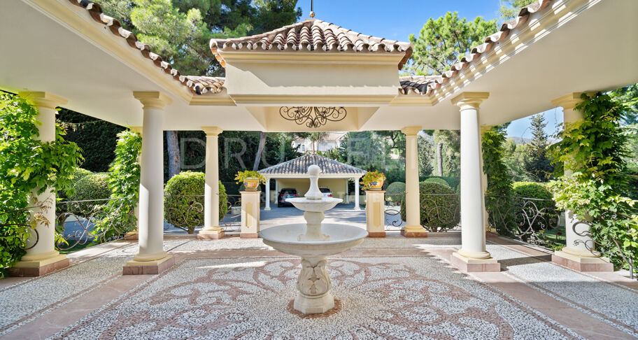 Luxury Mediterranean-style villa with sea views in high-end Sierra Blanca, Marbella Golden Mile